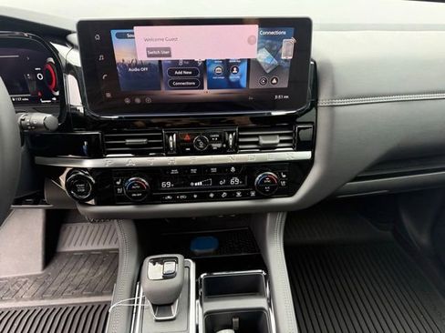 New 2026 Nissan Pathfinder Platinum AWD/4WD image 14