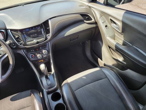 Used 2018 Chevrolet Trax LT w/ Redline Edition FWD image 24