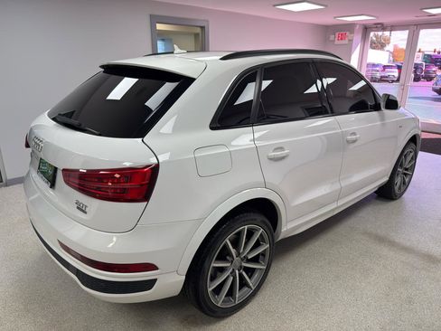Used 2017 Audi Q3 2.0T Prestige w/ Prestige Package AWD/4WD image 3