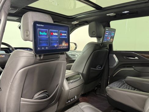 Used 2023 Cadillac Escalade Sport Platinum w/ LPO, ONYX Package AWD/4WD image 27