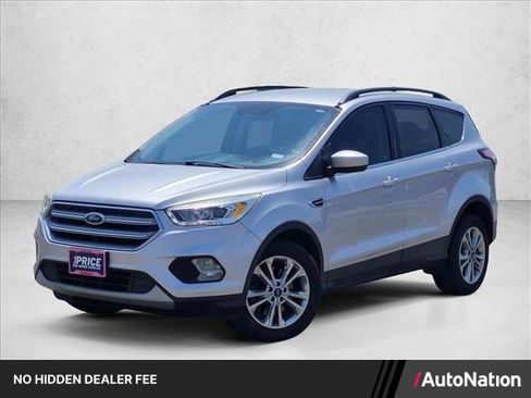 Used 2017 Ford Escape SE w/ Equipment Group 201A FWD image 1
