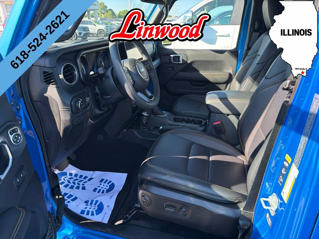 Used 2025 Jeep Gladiator Sport AWD/4WD image 15