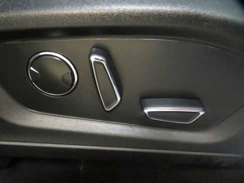 Used 2020 Ford Explorer Limited AWD/4WD image 26