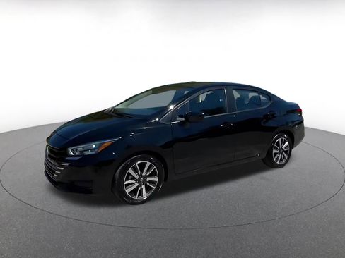 Used 2025 Nissan Versa SV image 8