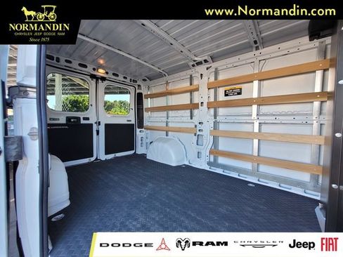 Used 2025 RAM ProMaster 2500 w/ U-Haul Equipment Group FWD image 18