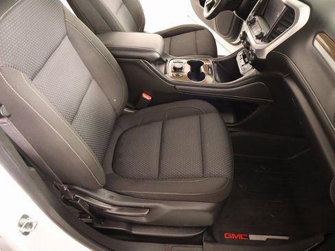 Used 2023 GMC Acadia SLE w/ Driver Convenience Package image 14