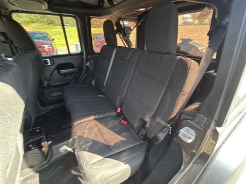 Used 2022 Jeep Wrangler Unlimited Sport AWD/4WD image 27