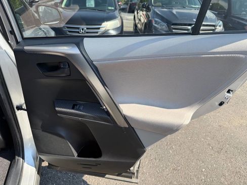 Used 2013 Toyota RAV4 LE image 37