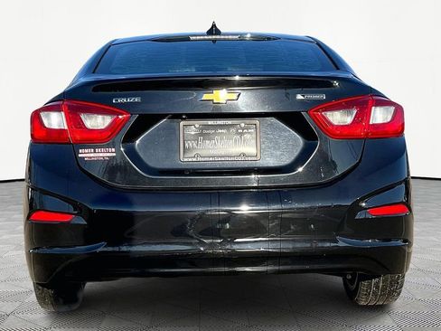Used 2017 Chevrolet Cruze Premier image 4