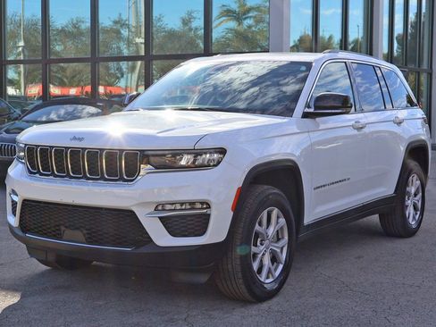 Used 2022 Jeep Grand Cherokee Limited w/ Trailer Tow Prep Group (B) image 9