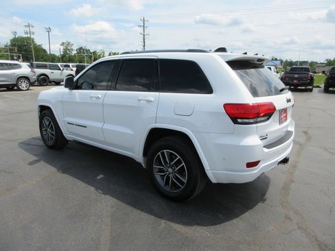 Used 2018 Jeep Grand Cherokee Limited w/ Trailer Tow Group IV AWD/4WD image 9