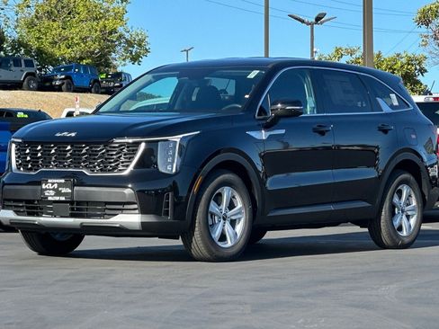 New 2026 Kia Sorento LX FWD image 8