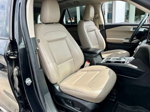 Used 2021 Ford Explorer XLT w/ Equipment Group 202A RWD image 24