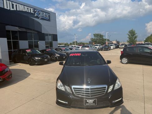 Used 2012 Mercedes-Benz E 350 4MATIC Sedan image 3