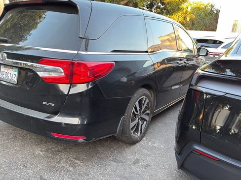Used 2018 Honda Odyssey Elite image 2