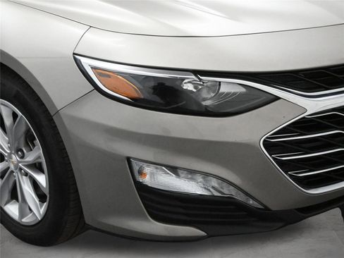 Used 2022 Chevrolet Malibu LT image 14