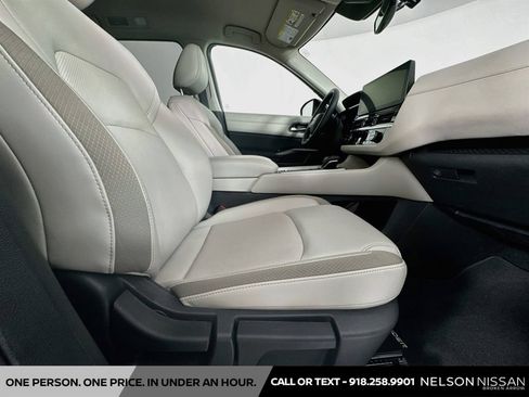 Certified 2026 Nissan Pathfinder SL FWD image 28