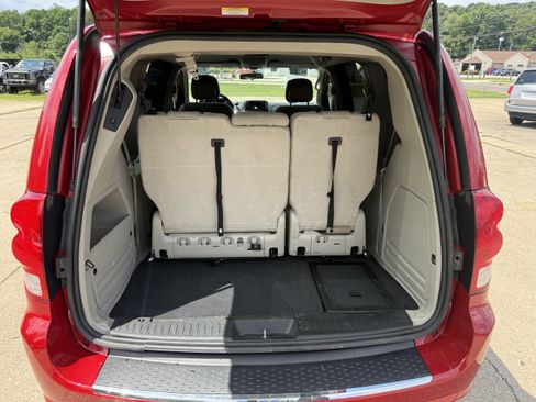 Used 2012 Dodge Grand Caravan SXT FWD image 34