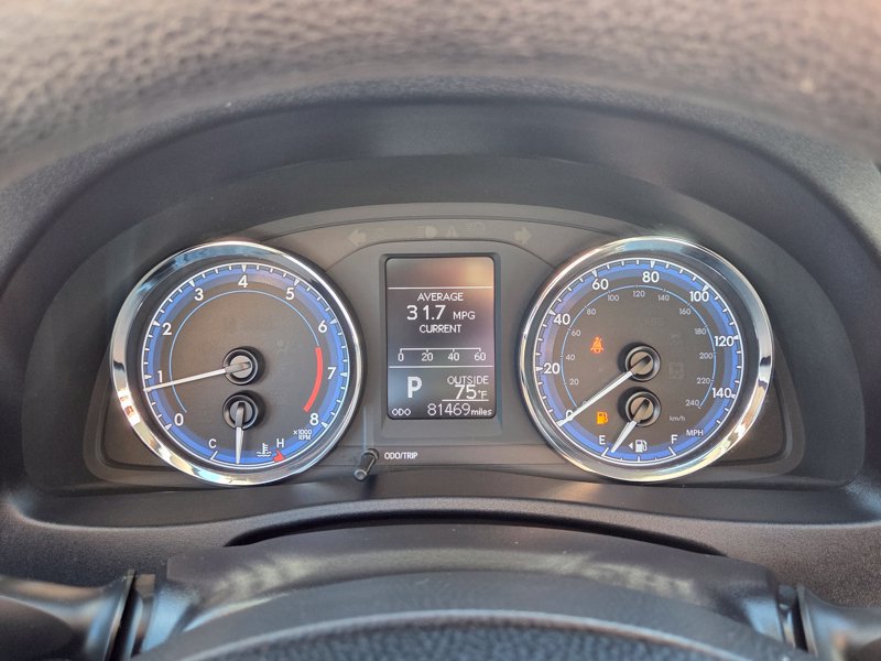 Used 2018 Toyota Corolla LE FWD image 26