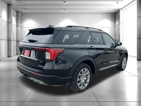 Used 2025 Ford Explorer Active w/ Active Comfort Package AWD/4WD image 7