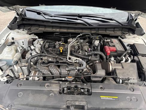 Used 2025 Nissan Altima 2.5 SV FWD image 29