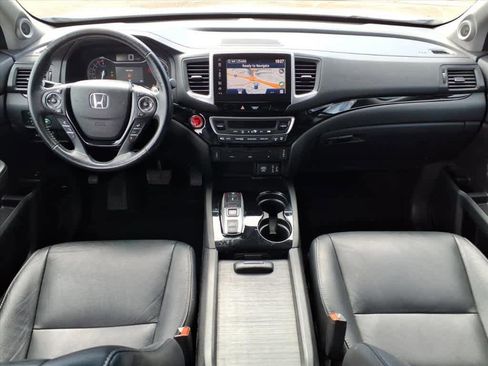 Used 2018 Honda Pilot Touring image 10