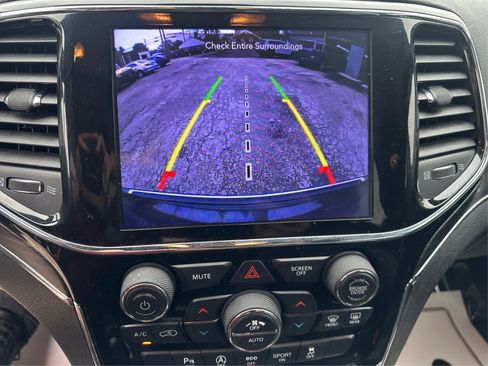 Used 2019 Jeep Grand Cherokee Limited w/ Luxury Group II AWD/4WD image 33