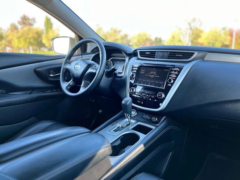 Used 2019 Nissan Murano S image 15
