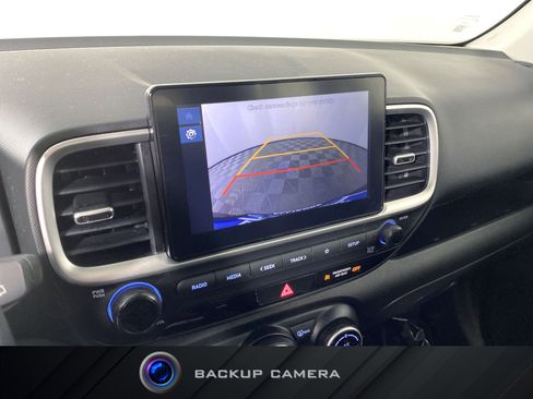 Used 2024 Hyundai Venue SEL image 5