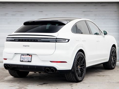Certified 2024 Porsche Cayenne Coupe image 7