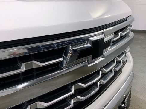 Used 2022 Chevrolet Silverado 1500 LTZ AWD/4WD image 29