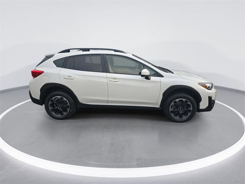 Used 2023 Subaru Crosstrek 2.0i Premium image 9