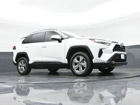 Used 2022 Toyota RAV4 XLE w/ Convenience Package image 51