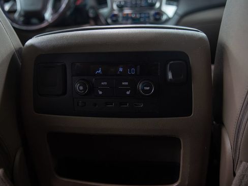 Used 2018 Chevrolet Suburban LT w/ LT Signature Package AWD/4WD image 31