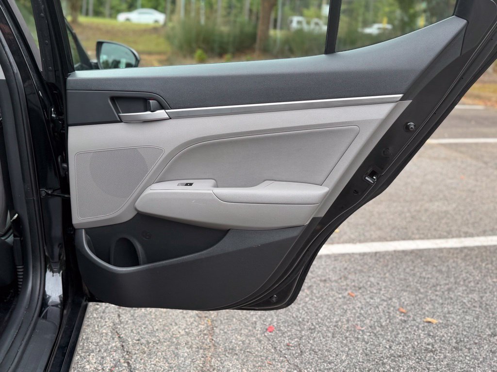 Used 2019 Hyundai Elantra SEL FWD image 17