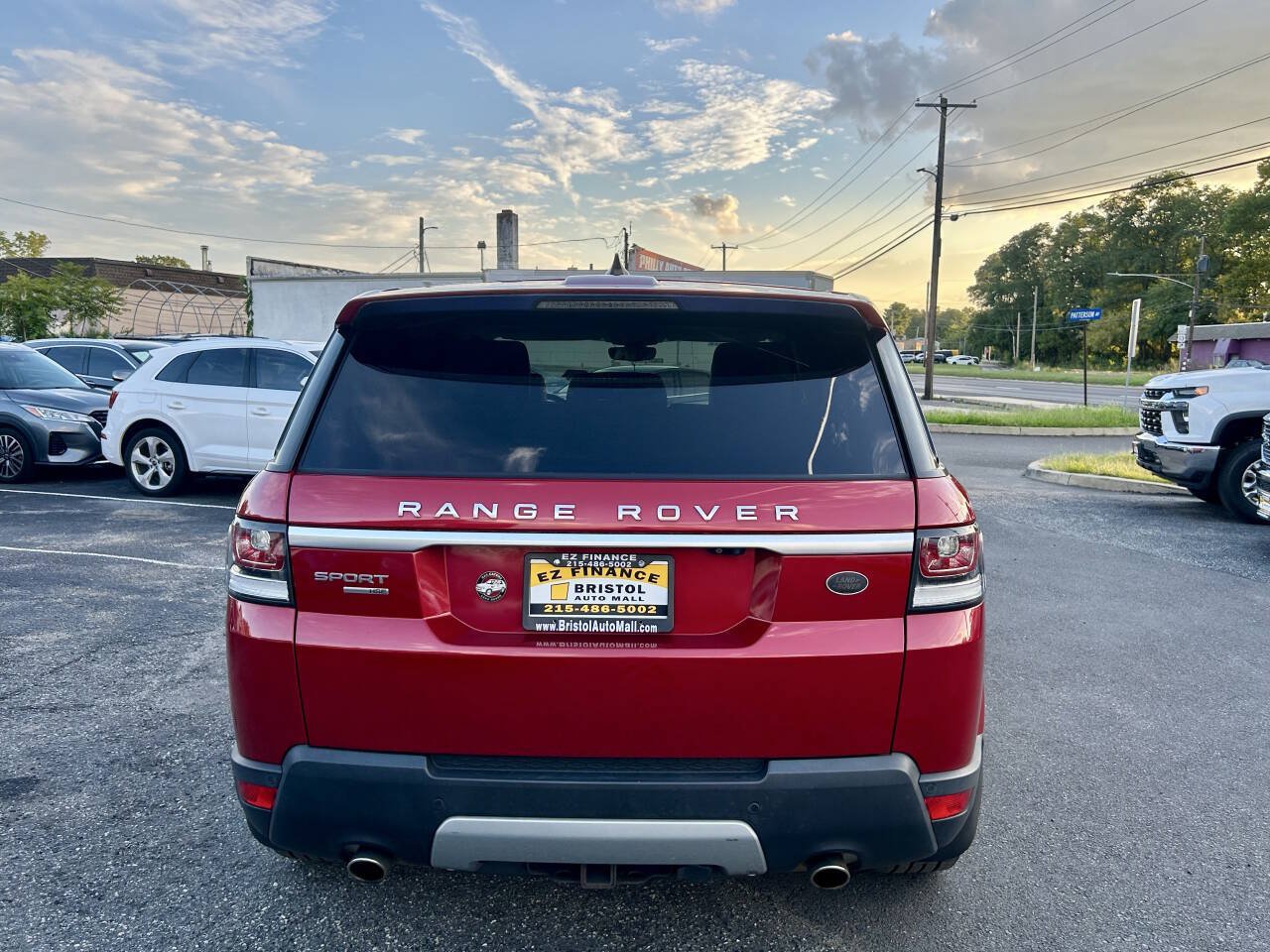 Used 2017 Land Rover Range Rover Sport HSE AWD/4WD image 4