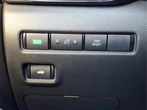 Used 2024 Nissan Sentra SV image 27