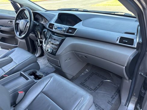 Used 2012 Honda Odyssey Touring Elite image 31