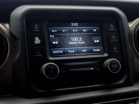 Used 2018 Jeep Wrangler Unlimited Sport S AWD/4WD image 29