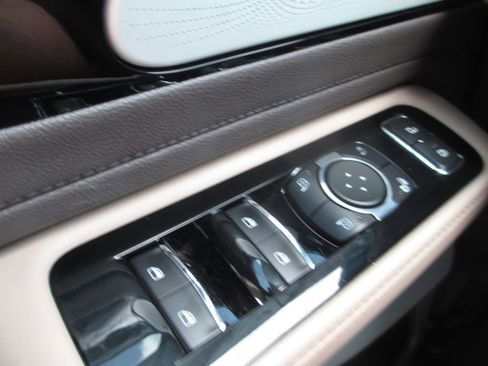 Used 2023 Lincoln Aviator Reserve w/ Equipment Group 201A AWD/4WD image 29
