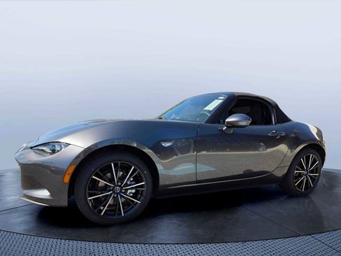New 2026 MAZDA MX-5 Miata Grand Touring RWD image 2