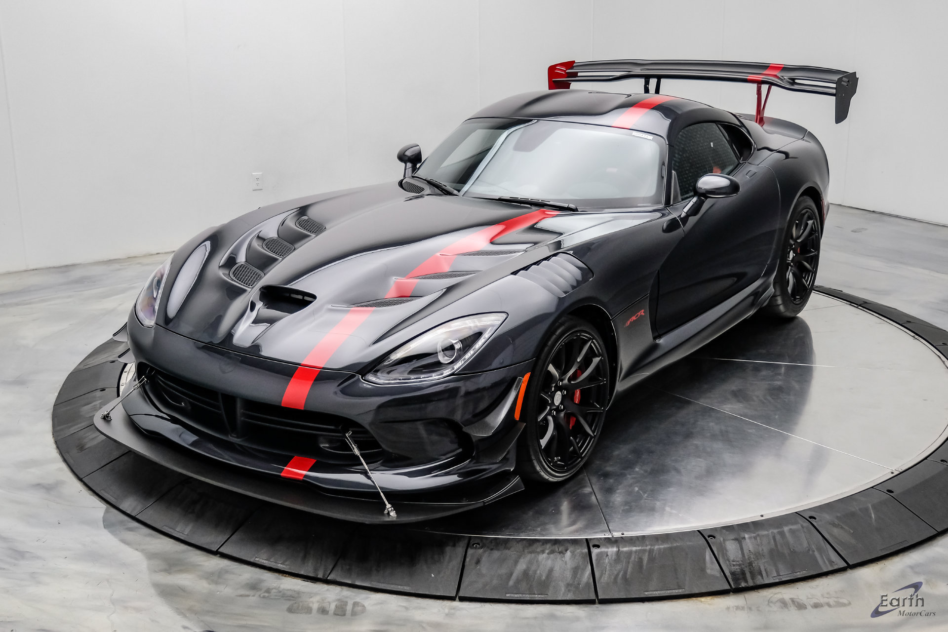 Used 2017 Dodge Viper ACR w/ Extreme Aero Package RWD image 7
