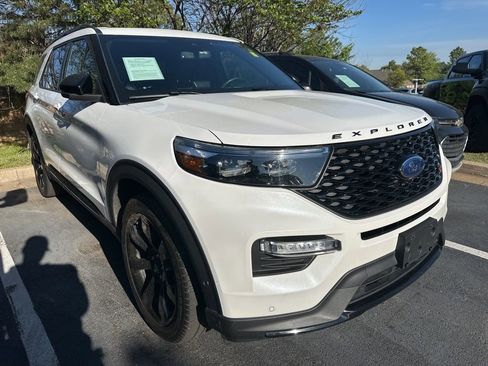 Used 2020 Ford Explorer ST w/ ST Street Pack image 2