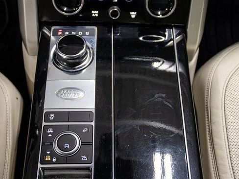 Used 2018 Land Rover Range Rover HSE image 11