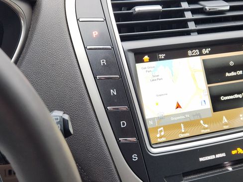 Used 2017 Lincoln MKX Reserve image 24