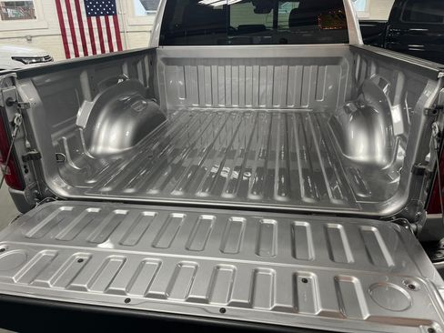 Used 2022 RAM 1500 Laramie w/ Sport Appearance Package AWD/4WD image 10