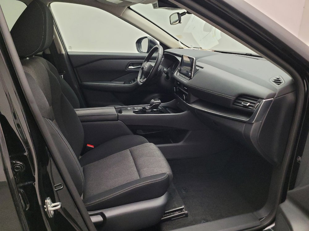 Used 2025 Nissan Rogue SV FWD image 21