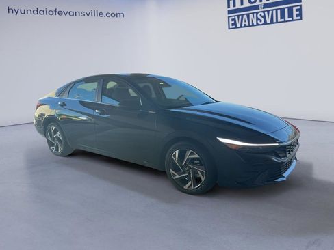 New 2026 Hyundai Elantra Limited FWD image 2