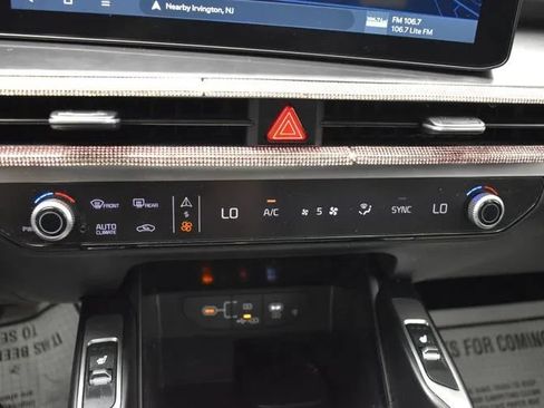 Used 2024 Kia Sorento S w/ Panoramic Sunroof Package FWD image 33