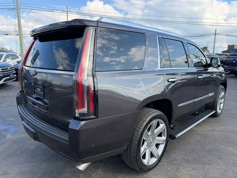 Used 2017 Cadillac Escalade Premium Luxury AWD/4WD image 3